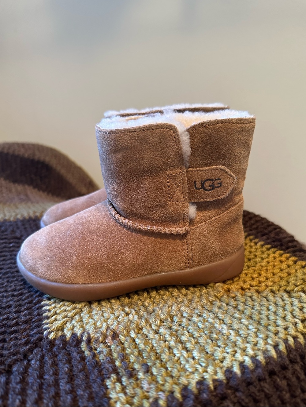UGG Keelan Boots Toddler Little Kids Sz 8 Chestnut Suede Sheepskin Winter Boots